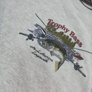 C&B Sport XL Trophy Bass‎ North American Largemouth Gray Sweatshirt
Nature Print